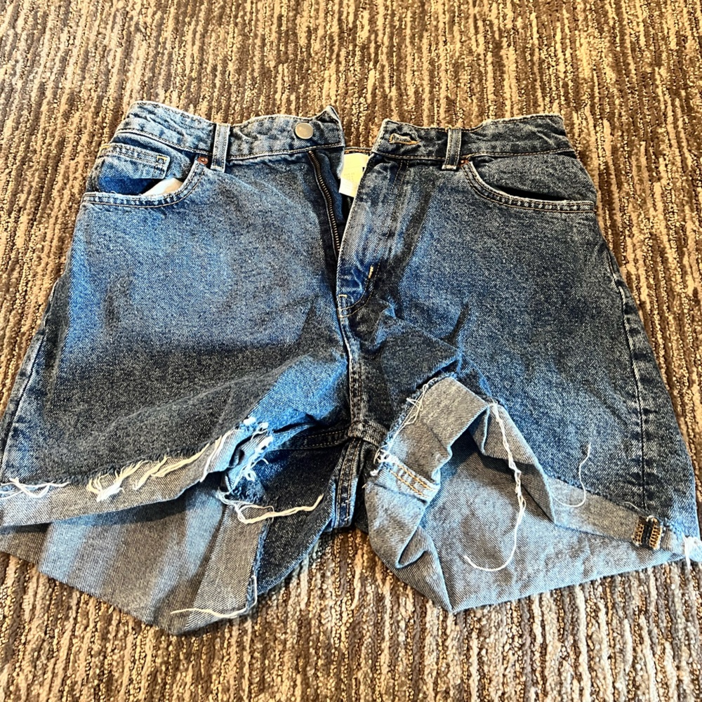 h&m jean shorts!!